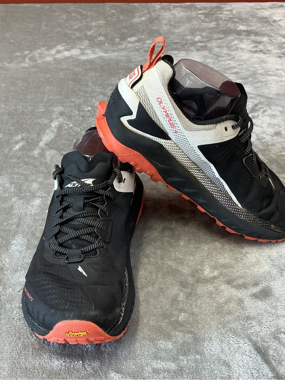 Altra Olympus 4 Trail Running Shoes Women’s size 8 black white  roomy toe box
